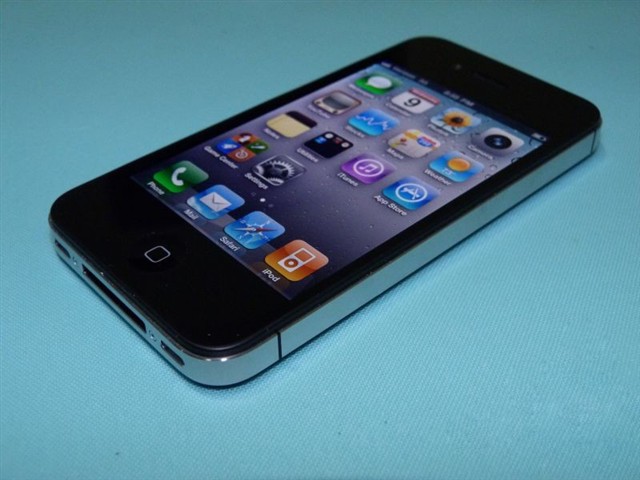 苹果iPhone4 32G(CDMA版) 经典设计与2010年代智能无线记忆的篇章